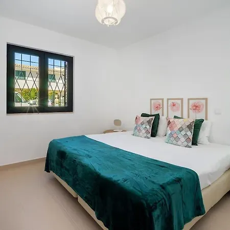 Villa Family House Vilamoura